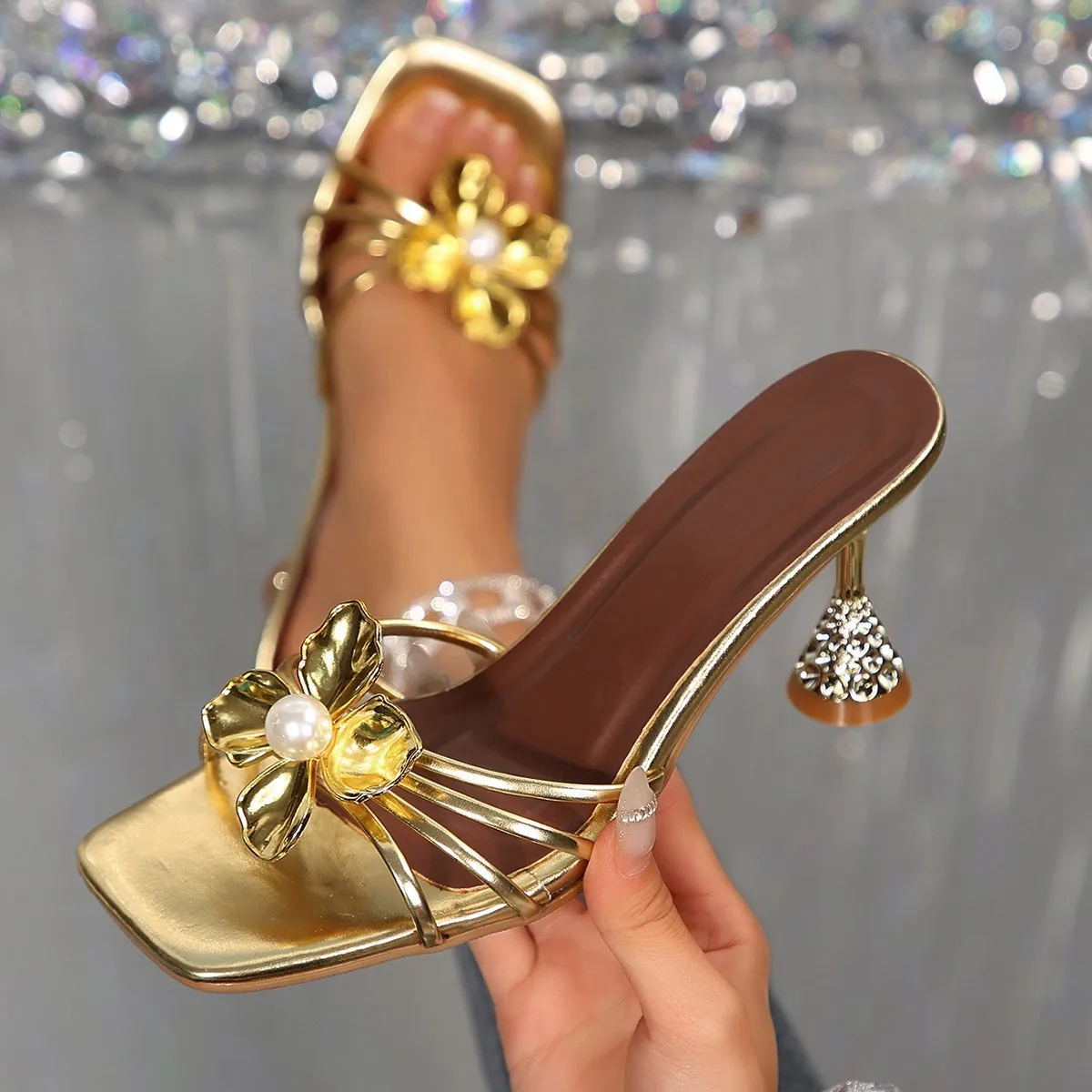 Vintage Fashion Girl - Vintage metalen bloem kristallen conushak sandalen