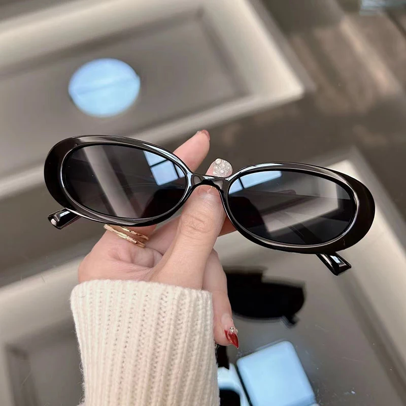 Nieuwe ovale vintage zonnebril - Vintage Fashion Girl recensie en prijs