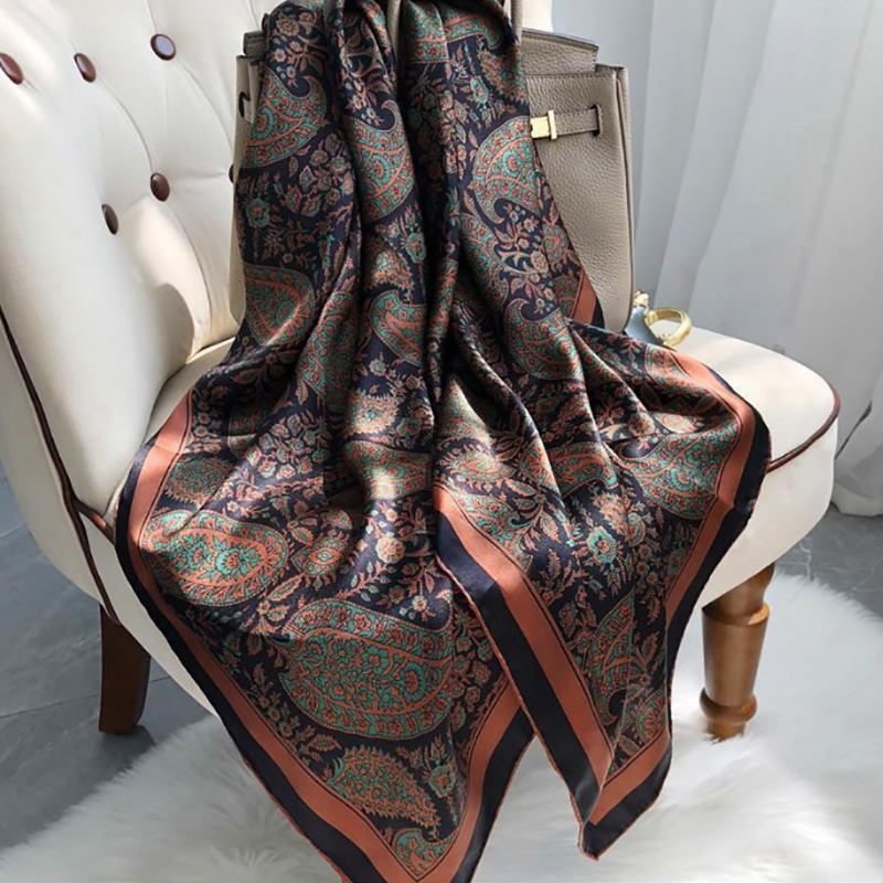 Paisley print vierkante sjaal  - Vintage Fashion Patterns recensie en prijs