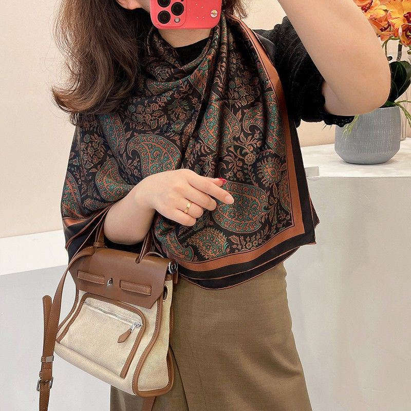 Paisley print vierkante sjaal  - Vintage Fashion Patterns recensie en prijs