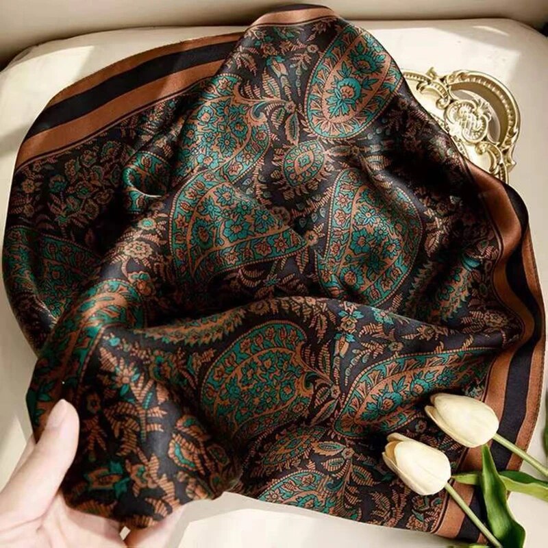Paisley print vierkante sjaal  - Vintage Fashion Patterns recensie en prijs